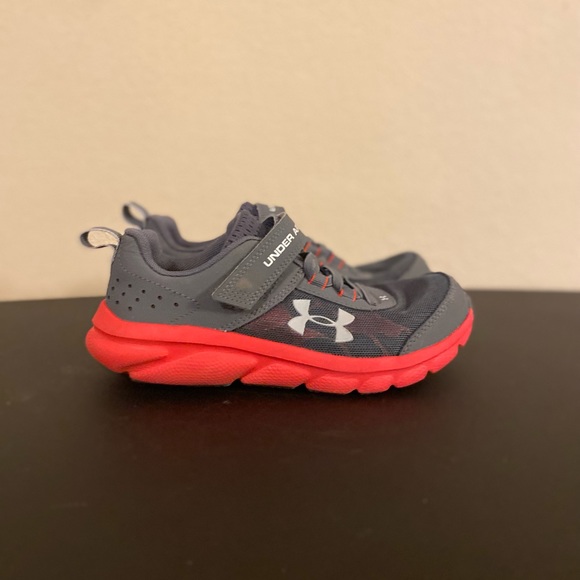 Under Armour Other - Under Armour Boys Assert 8 AC Running Shoes